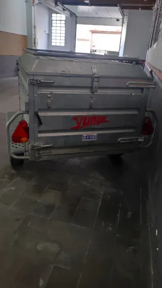 Remolque cerrado metálico