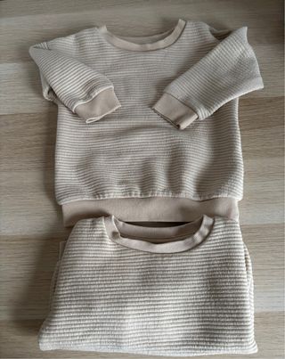 Dos sudaderas niño beige