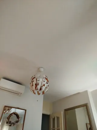 Lámpara colgante diseño moderno.