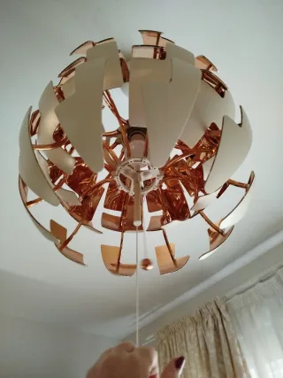 Lámpara colgante diseño moderno.