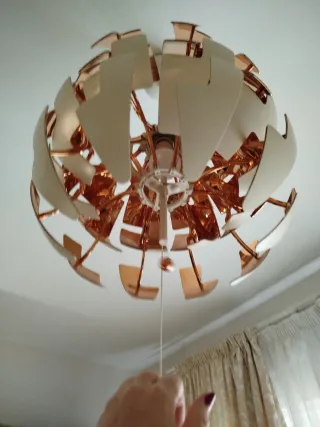 Lámpara colgante diseño moderno.