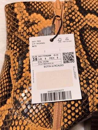 Botines estilo serpiente