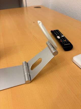 Supporto di ricarica MagSafe Spigen per iPhone