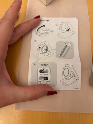 Supporto di ricarica MagSafe Spigen per iPhone