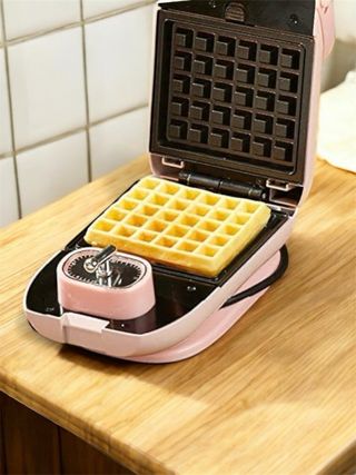 Máquina de Waffles Intexca Elétrica Rosa