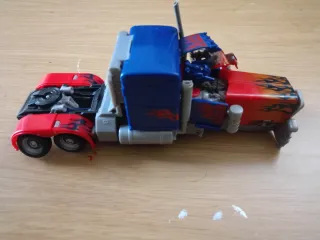 OptimusPrime & PowerRangersMegazord PEZZI MANCANTI