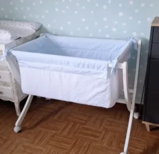 Minicuna con ruedas y textil