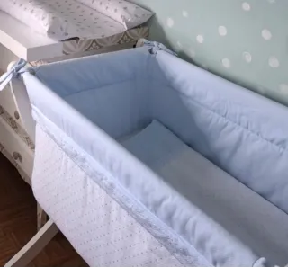 Minicuna con ruedas y textil