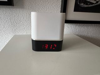 Altavoz Lámpara RGB Reloj Despertador BadTech