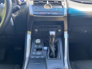 Lexus NX 2.5 300h Business Navigation 2WD