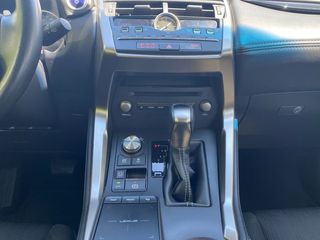 Lexus NX 2.5 300h Business Navigation 2WD