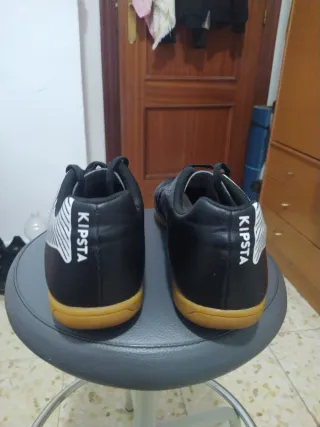Botines Fútbol Sala Kipsta Negros