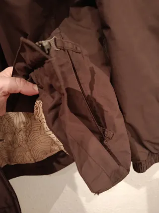 Cazadora marrón con forro estampado