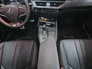 Lexus UX 2.0 300h F Sport Plus