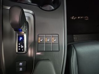 Lexus UX 2.0 300h F Sport Plus