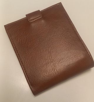 Portafoglio uomo marrone con bottone