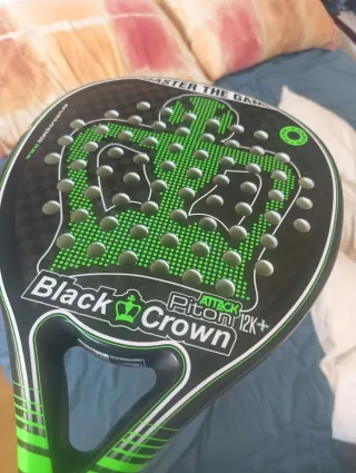 Pala pádel Black Crown Piton 12K+ rota a reparar
