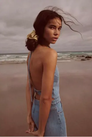 Mono Zara espalda abierta halter vaquero