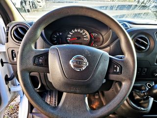 Nissan NV400 2020