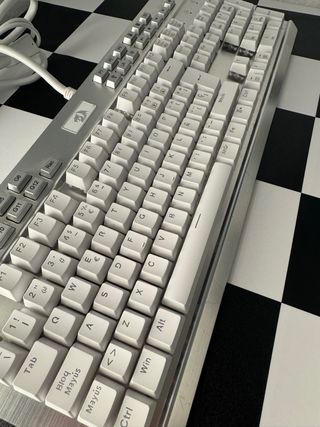 Teclado Gaming Redragon K550 Yama