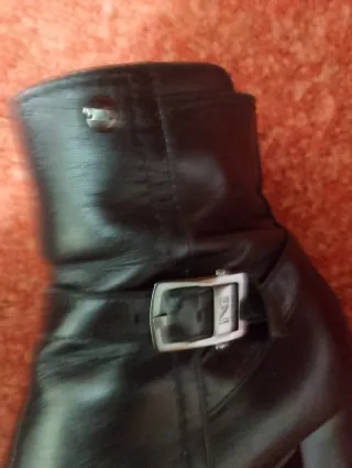 Tronchetto in vera pelle nera