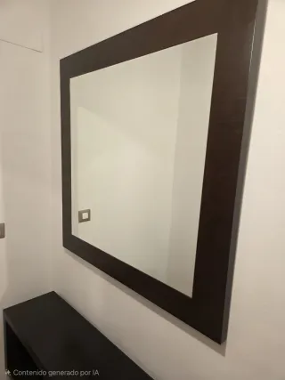 Mueble recibidor oscuro con baldas y Espejo