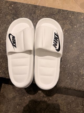 Chanclas Nike Blancas
