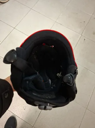 Casco de esquí rojo tiburón 55/56 cm