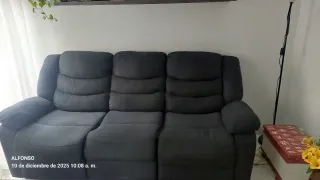 Sofá 3 plazas gris + mesa comedor