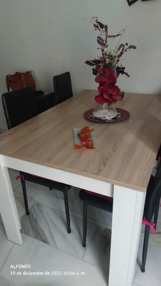 Sofá 3 plazas gris + mesa comedor