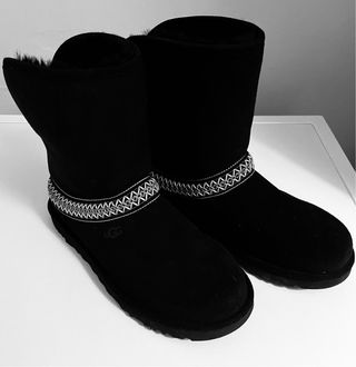 Stivali UGG neri come nuovi. Solo spedizione.