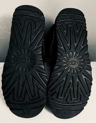 Stivali UGG neri come nuovi. Solo spedizione.