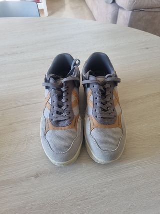 Zapatillas Munich grises y marrones