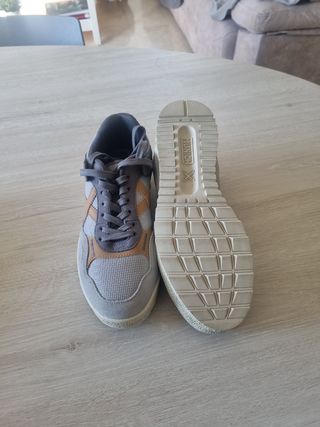 Zapatillas Munich grises y marrones