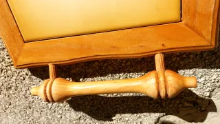 Vassoio vintage con mattonella decorata