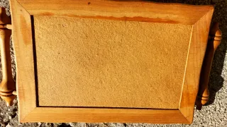 Vassoio vintage con mattonella decorata