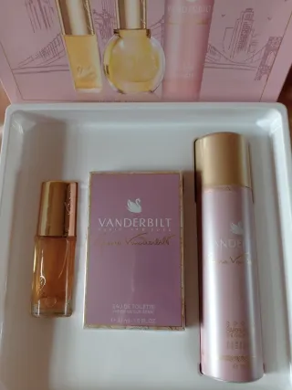 GLORIA VANDERBILT SET