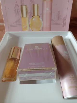 GLORIA VANDERBILT SET