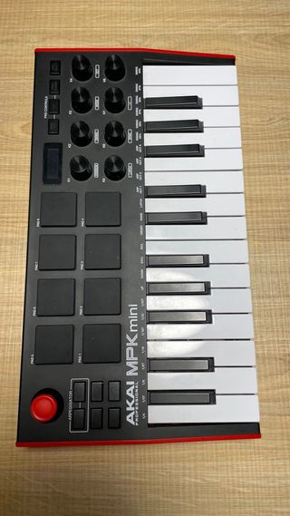 Teclado MIDI USB AKAI MPK mini