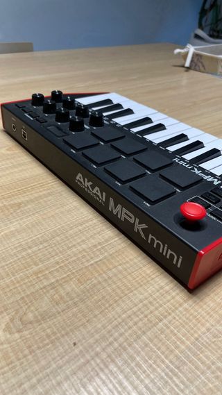 Teclado MIDI USB AKAI MPK mini