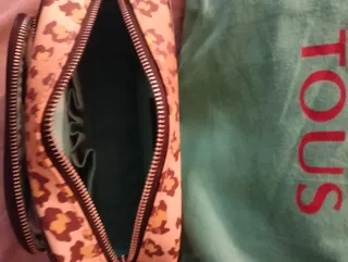 Bolso y monedero Tous estampado leopardo
