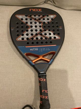 Pala NOX AT10 Genius 18K Agustin Tapia