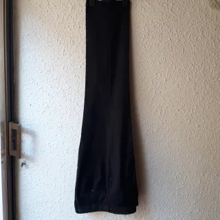 Traje de hombre negro con rayas finas J