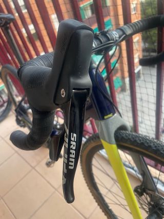 Grupo SRAM Apex gravel