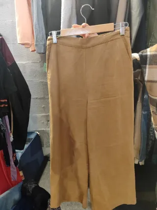 Pantalón marrón ancho
