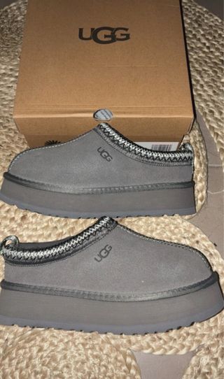 Botas UGG grises