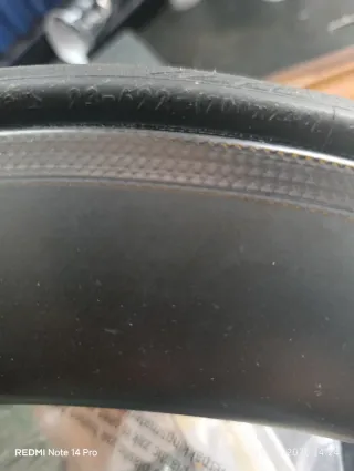 Rueda DT Swiss ARC 1400 DICUT delantera