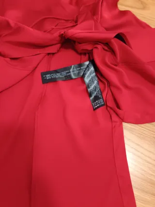Blusa Zara satinada roja talla M