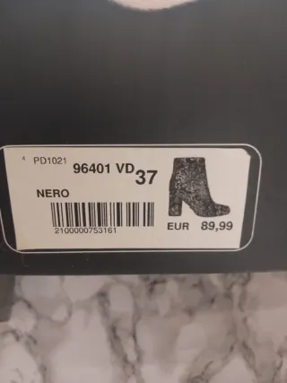 Stivaletti PrimaDonna neri con ricami oro