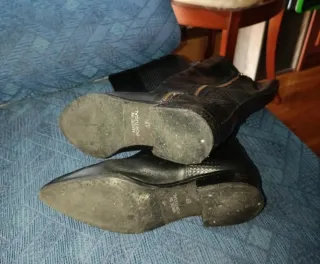 Botas altas negras con cremallera